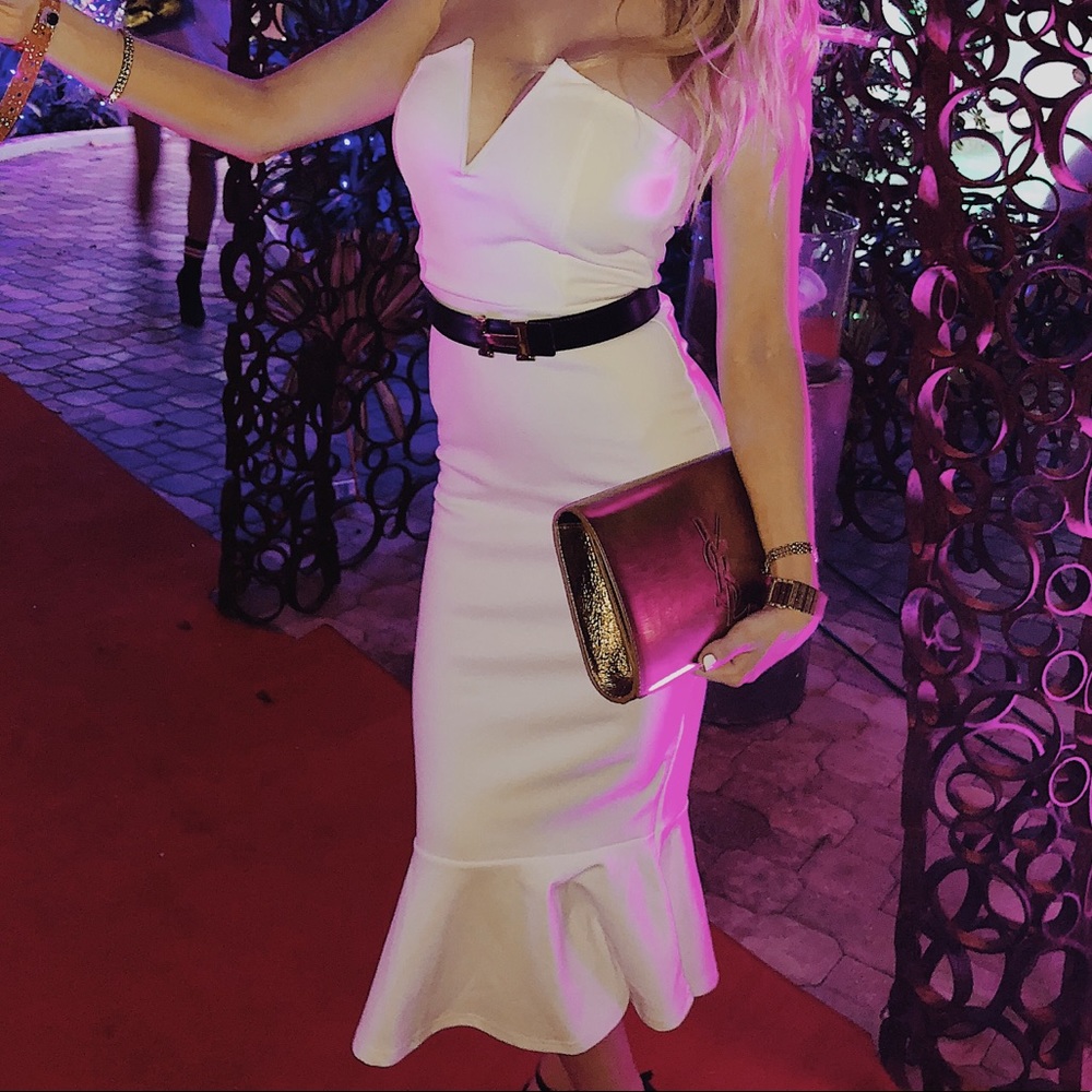 Party/formal white strapless dress! Size xs-s